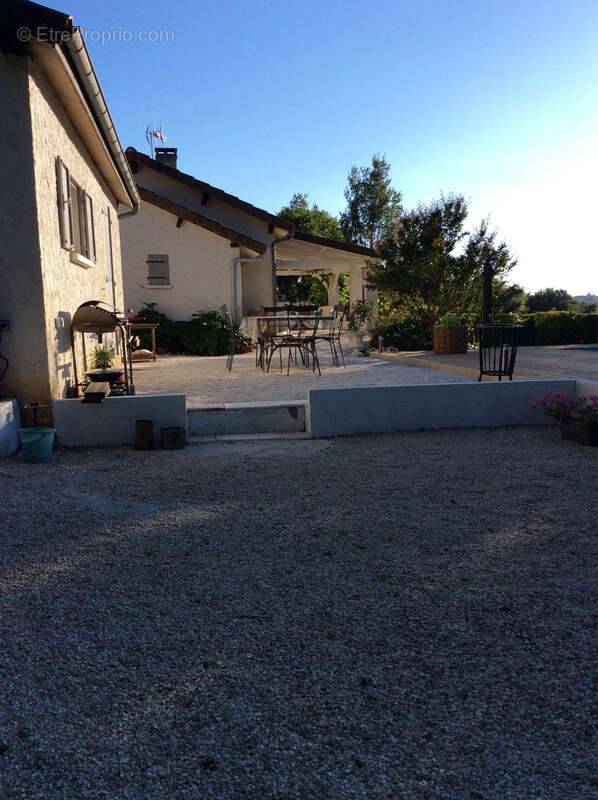 Maison de plain-pied  avec piscine chauffée et espace indépendant - photo 11