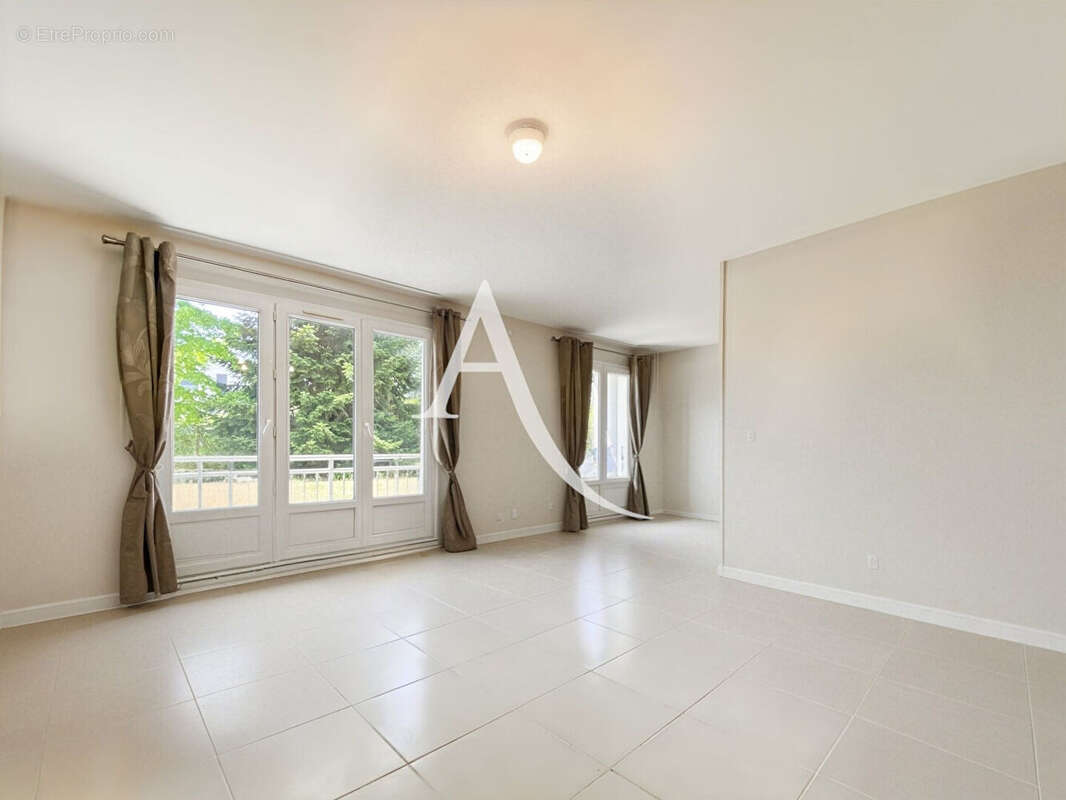 Appartement Bois D Arcy 3 pièce(s) 74 m2 - photo 4