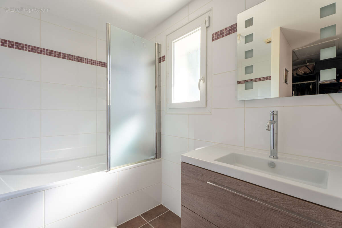 Maison à PREVESSIN-MOENS