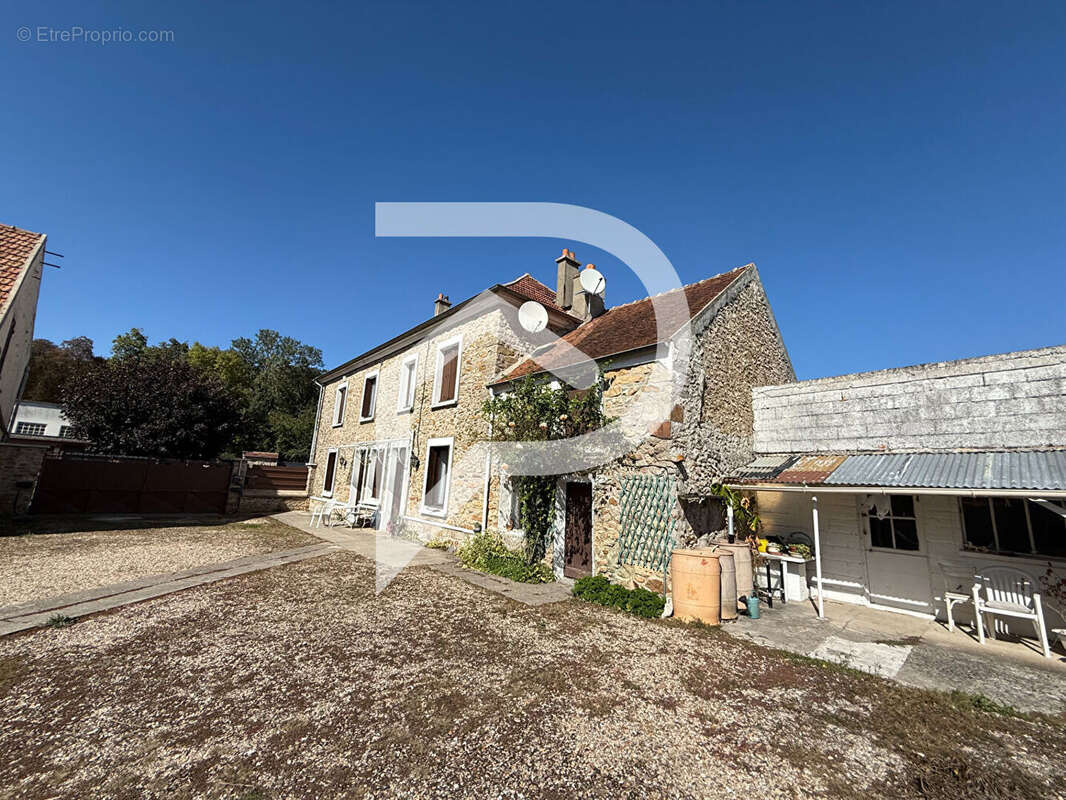 Maison à LIVERDY-EN-BRIE