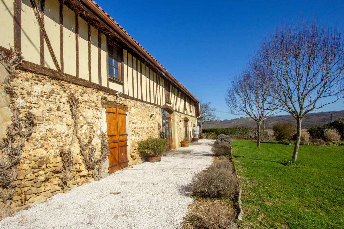 Elégante maison de maître avec potentiel commercial - photo 12