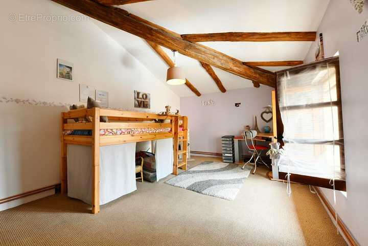 Maison à CRUVIERS-LASCOURS