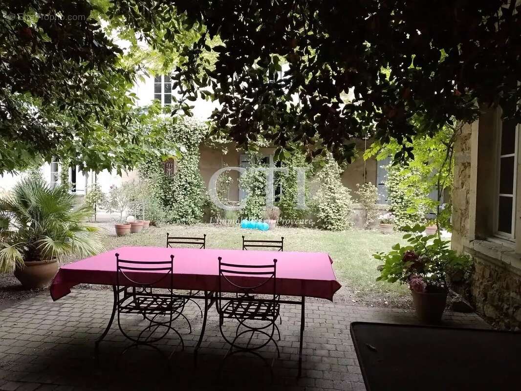 Maison à VAISON-LA-ROMAINE