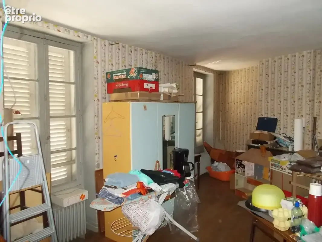 Maison à rénover, La Châtre, 1ère pièce