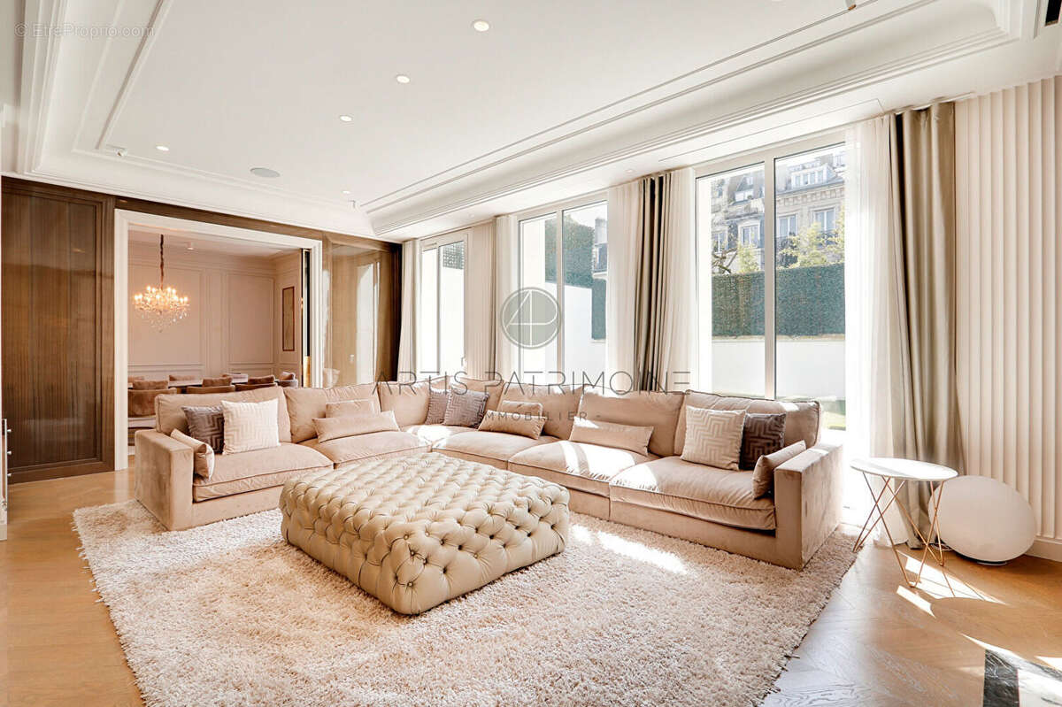 Maison à NEUILLY-SUR-SEINE