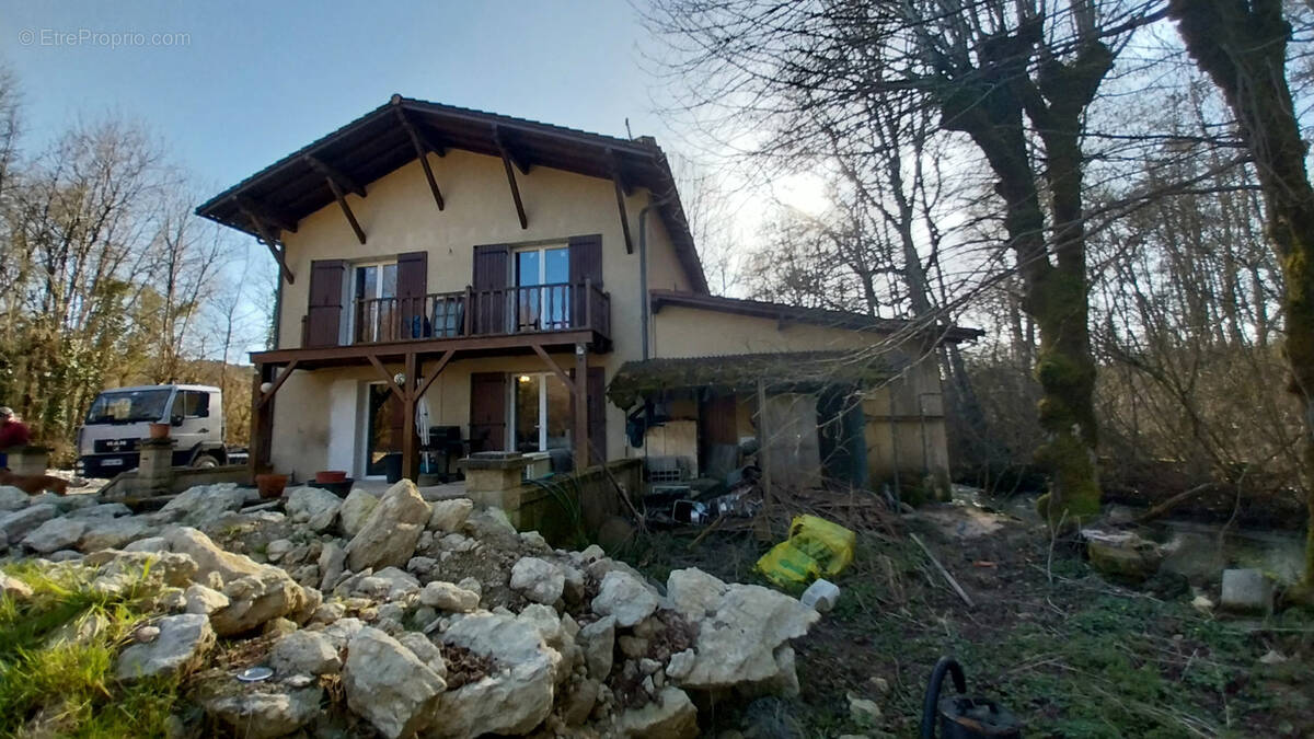 Maison à CHATEAU-L'EVEQUE