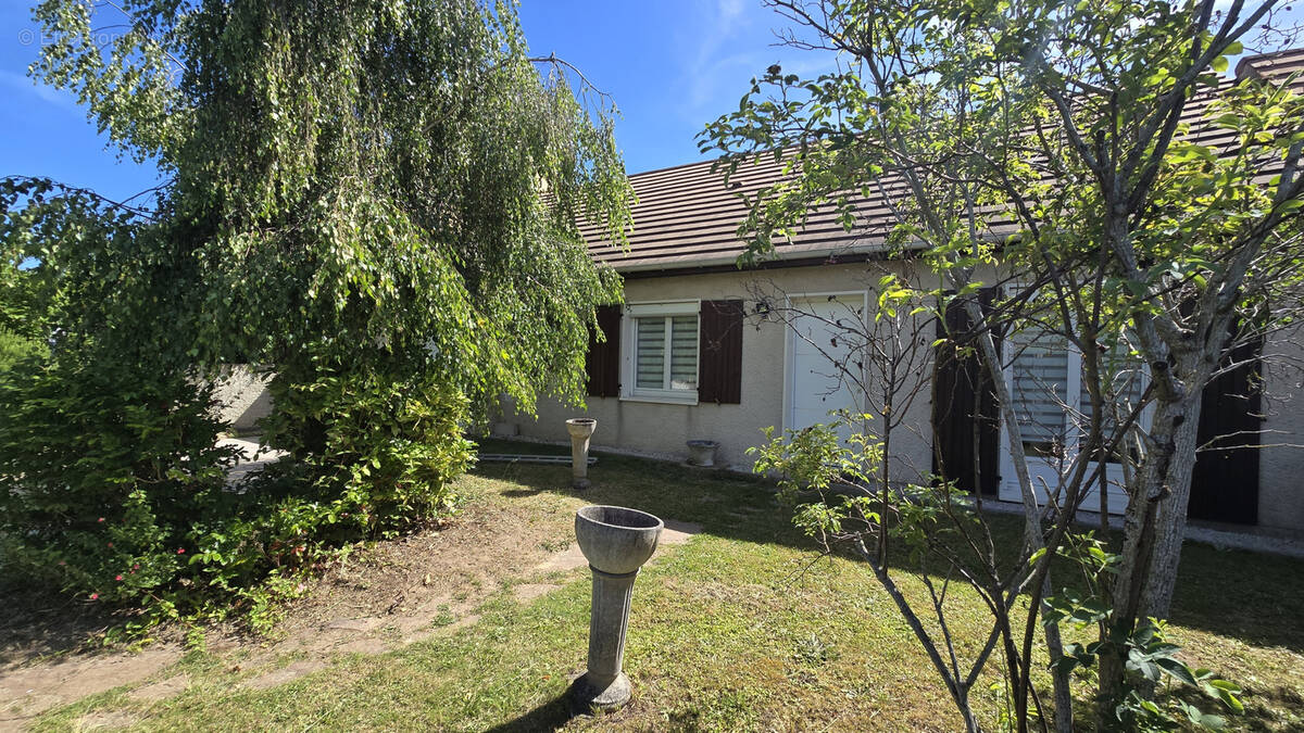 Maison à BONNELLES