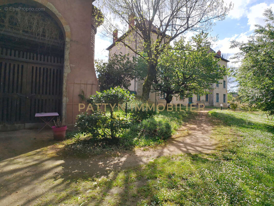 Appartement à NEUVILLE-SUR-SAONE