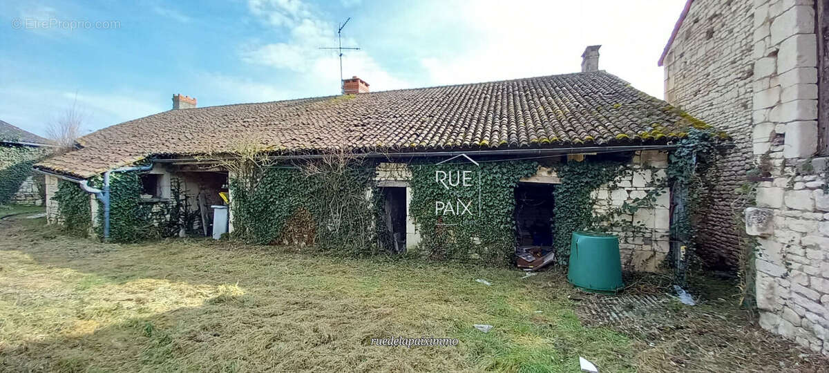 Maison à BERTHEGON