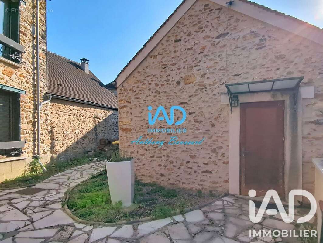 Maison 225 m² à Brie-Comte-Robert  - photo 6