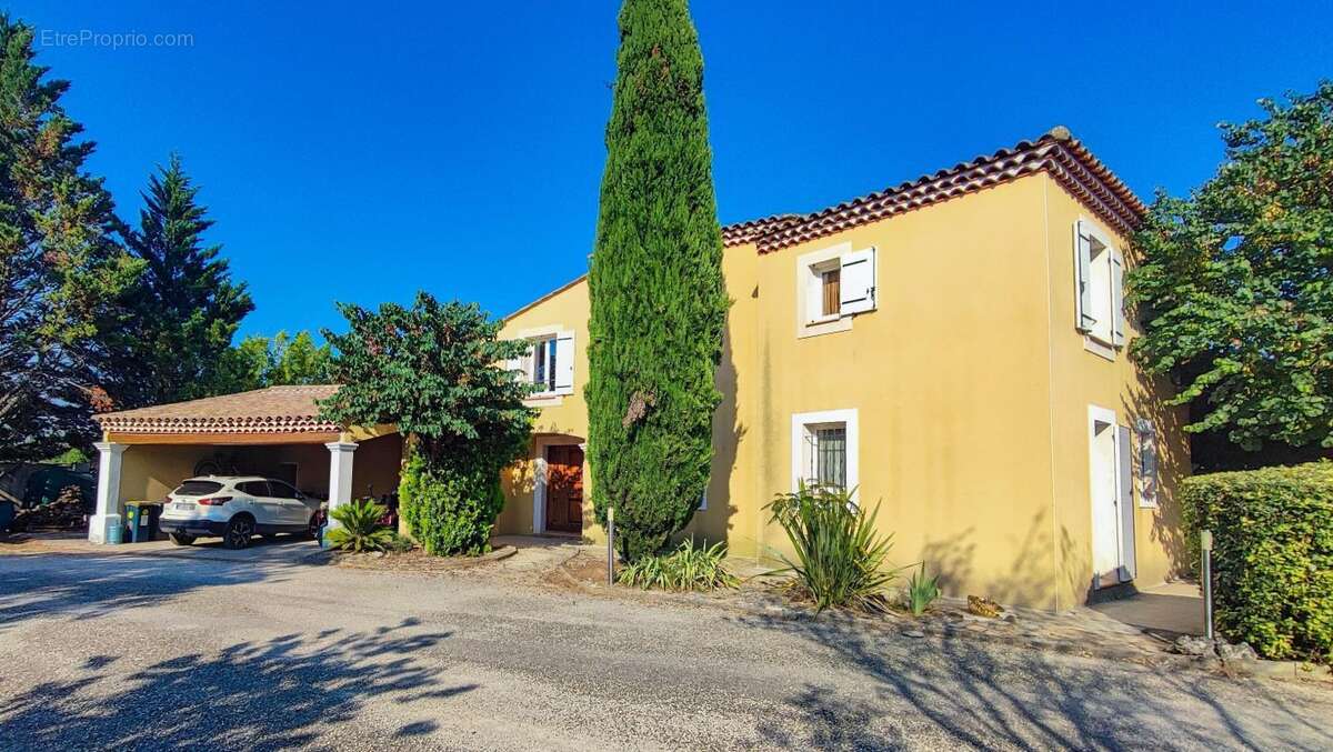 Maison à UZES