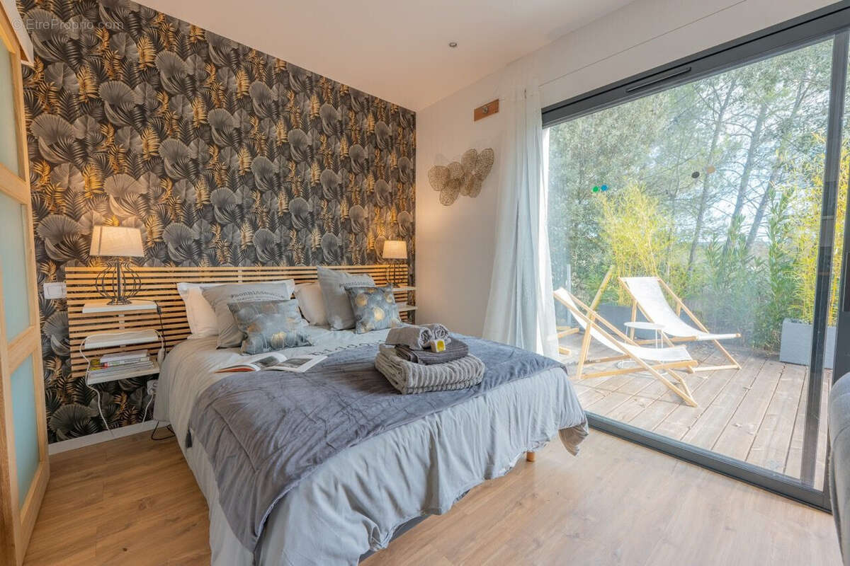 Maison 10 pièces 260 m² à vendre à Saint-Marc-Jaumegarde (13100) - photo 6