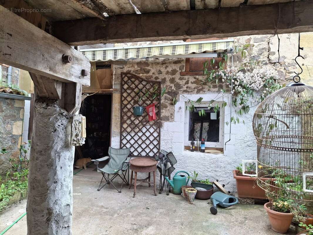 Maison à AVAILLES-LIMOUZINE