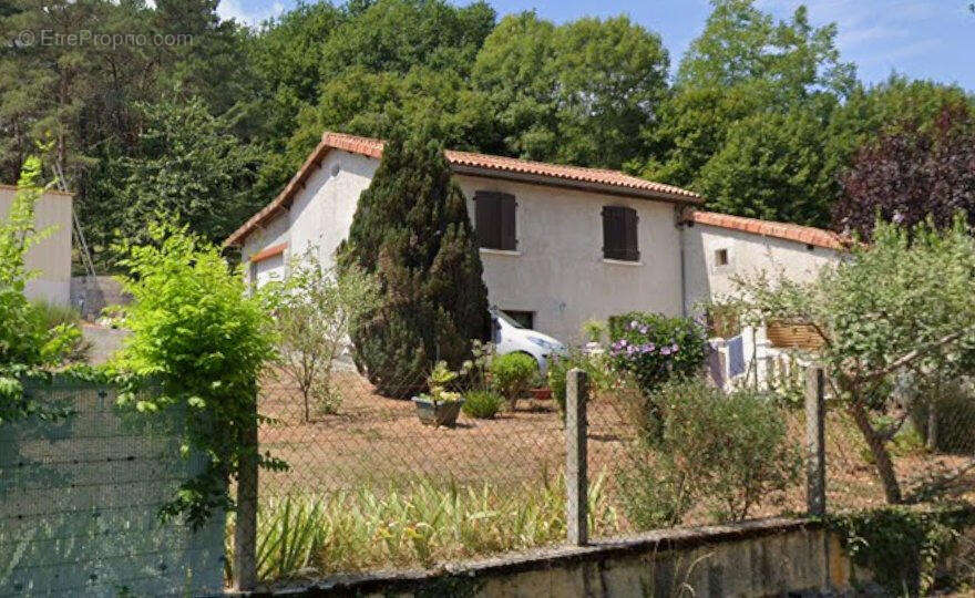 Image1 - Maison à JAVERLHAC-ET-LA-CHAPELLE-SAINT-ROBERT