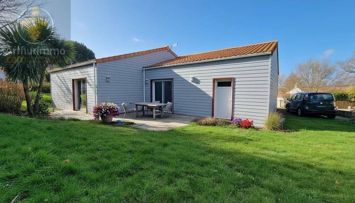 Maison à SAINT-ETIENNE-DE-MER-MORTE