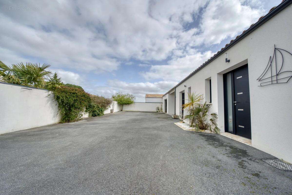 Maison à SAINT-JEAN-DE-LIVERSAY