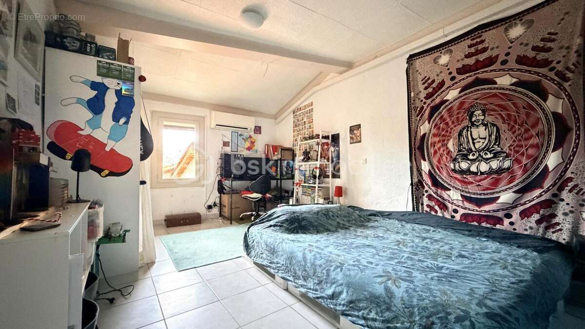 Maison à PEZILLA-LA-RIVIERE