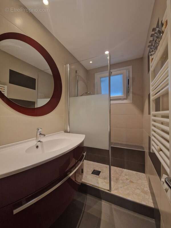 salle d&#039;eau - Appartement à REZE