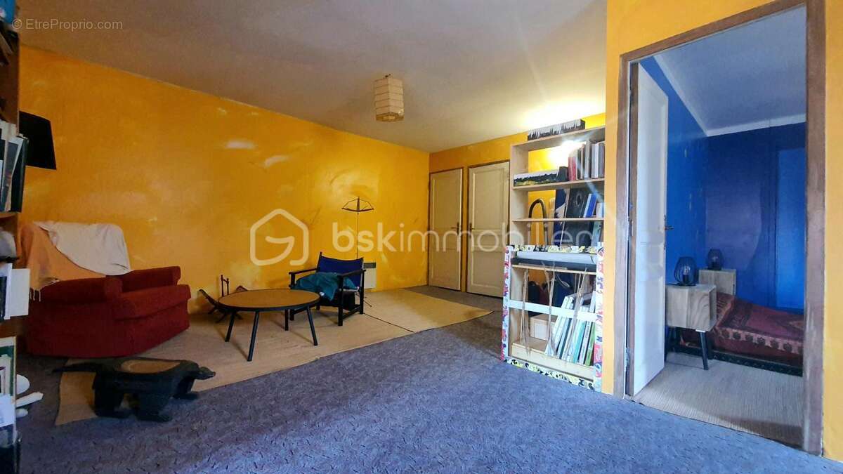 Maison en pierre de 156m² - 3 chambres - garage / atelier de 80m² - photo 7