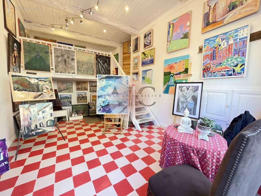 Commerce à SEILLANS