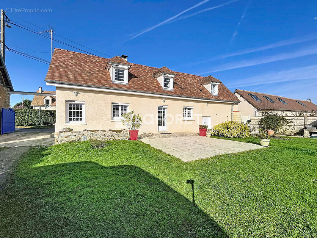 Maison à SAINT-JULIEN-DE-LA-LIEGUE