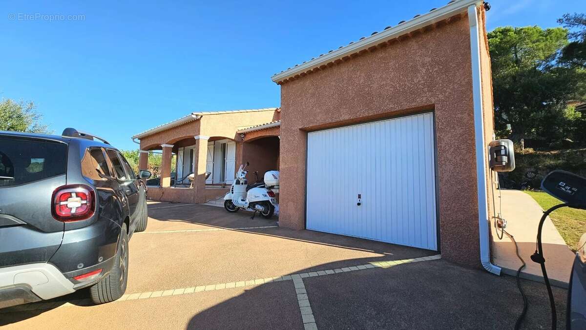 Maison à BORMES-LES-MIMOSAS