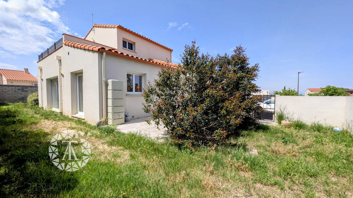 Maison à VILLELONGUE-DELS-MONTS