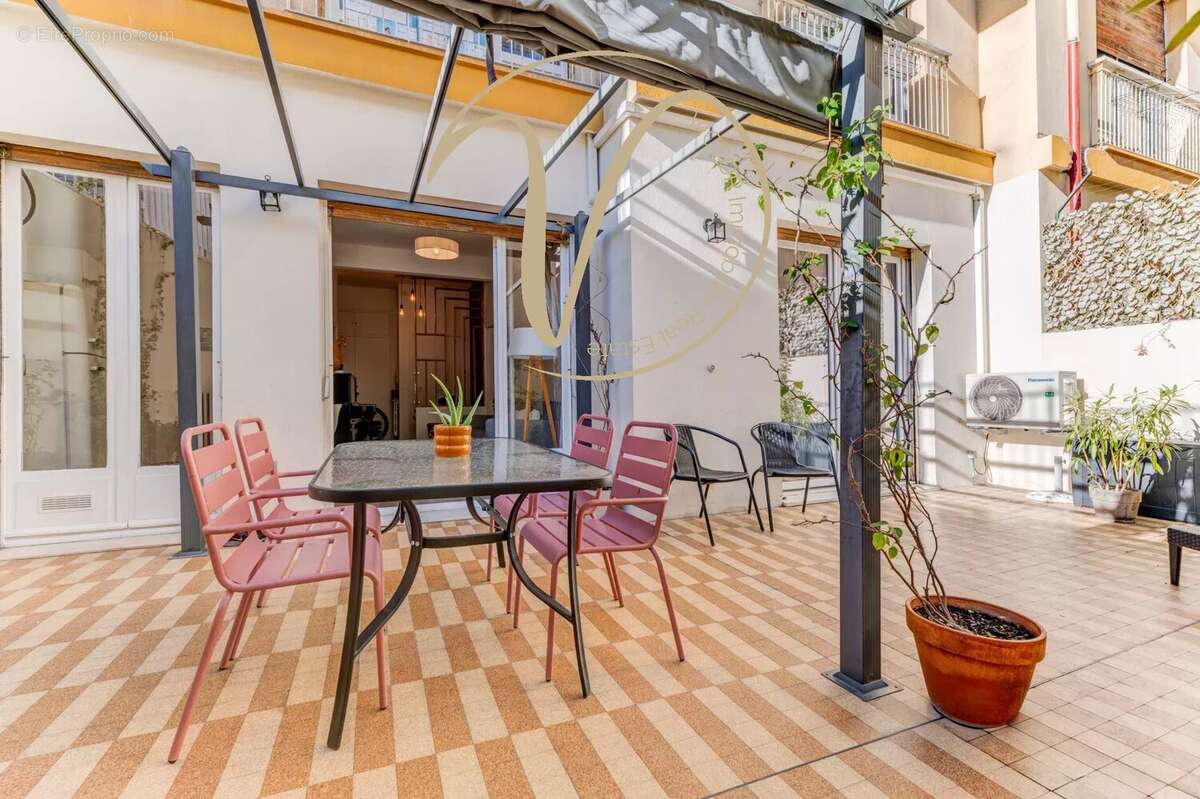 NICE Libération - Jeanne D'arc - 3p avec terrasse - photo 3