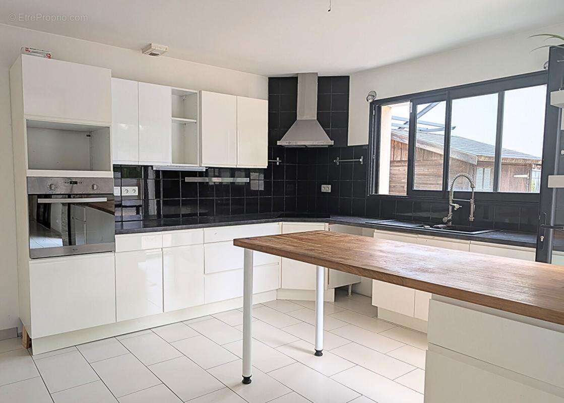 Maison Sainte Luce Sur Loire 5 pièces 130 m2 - photo 4