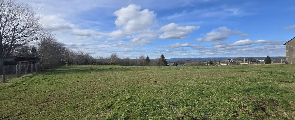 Terrain à LA CHAPELLE-SAINT-GERAUD