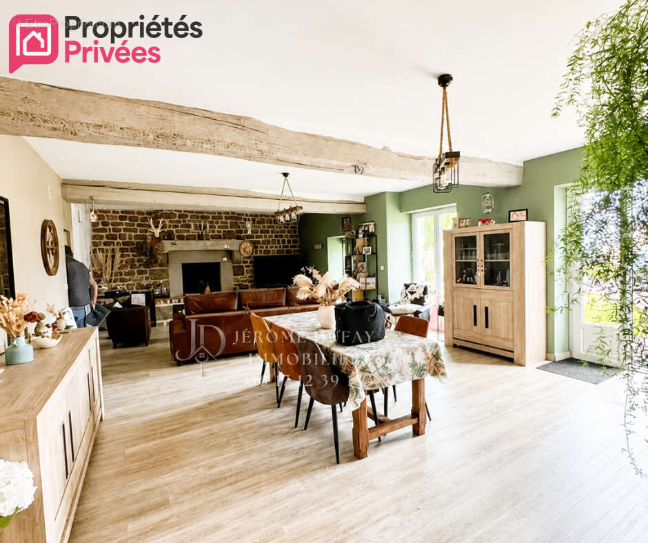 Longère en pierre rénovée avec piscine à vendre à Ernée (53500) ? 193 m², 5 chambres, terrain de 3 866 m² ? Mayenne (53) - photo 5
