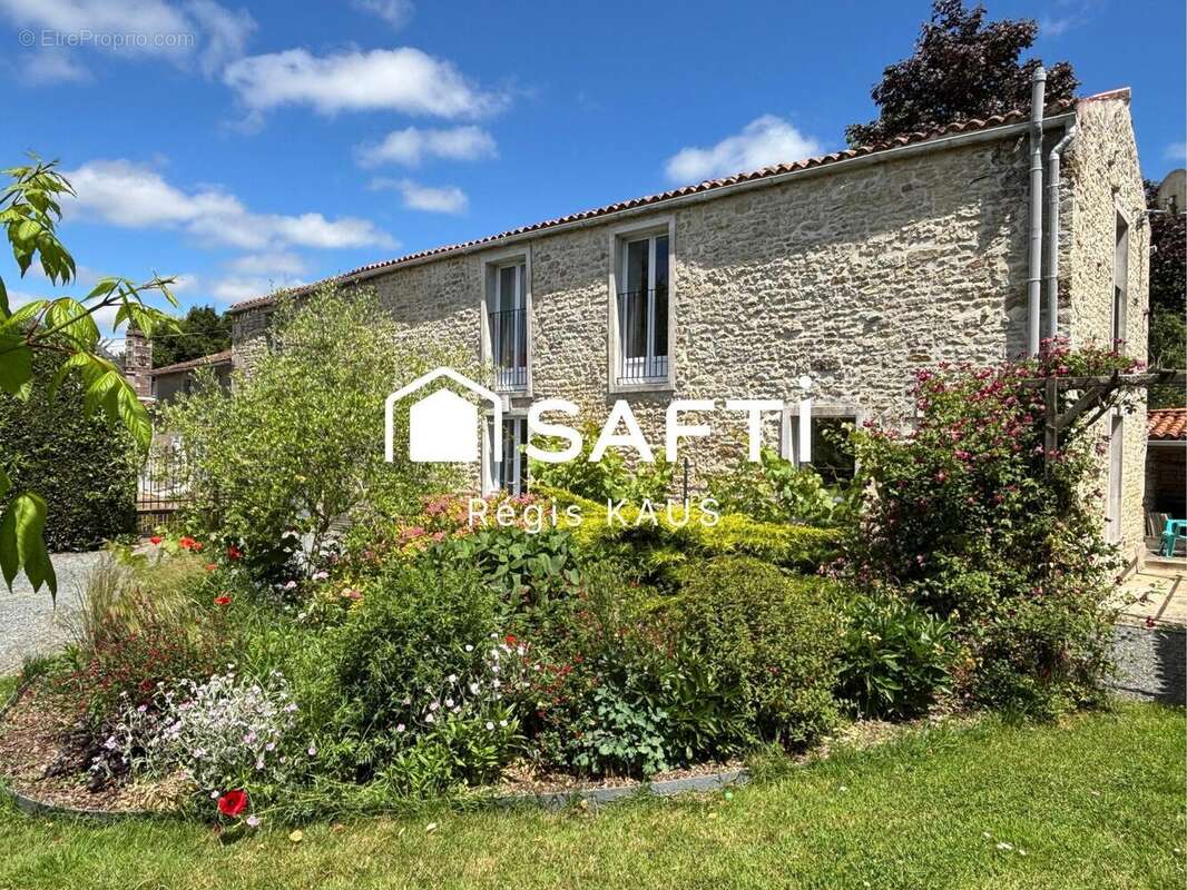 Maison 300 m² à Saint-Valerien  - photo 4