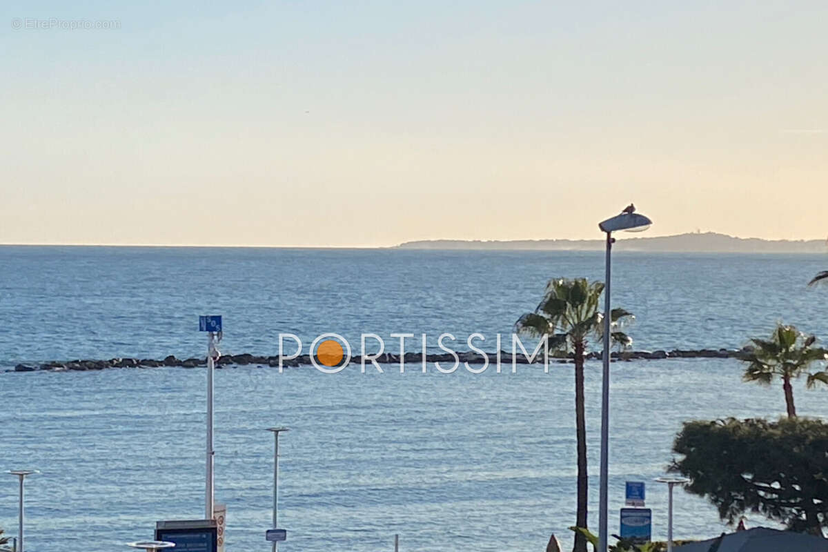 Appartement à SAINT-LAURENT-DU-VAR