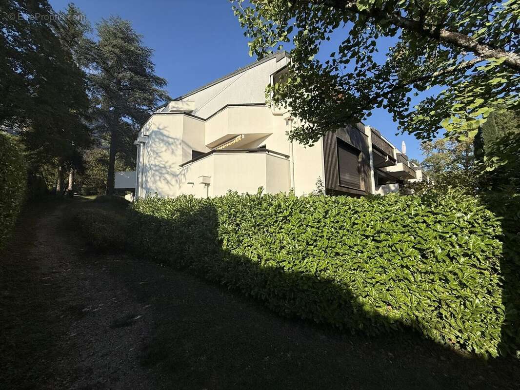 Appartement à MEYLAN