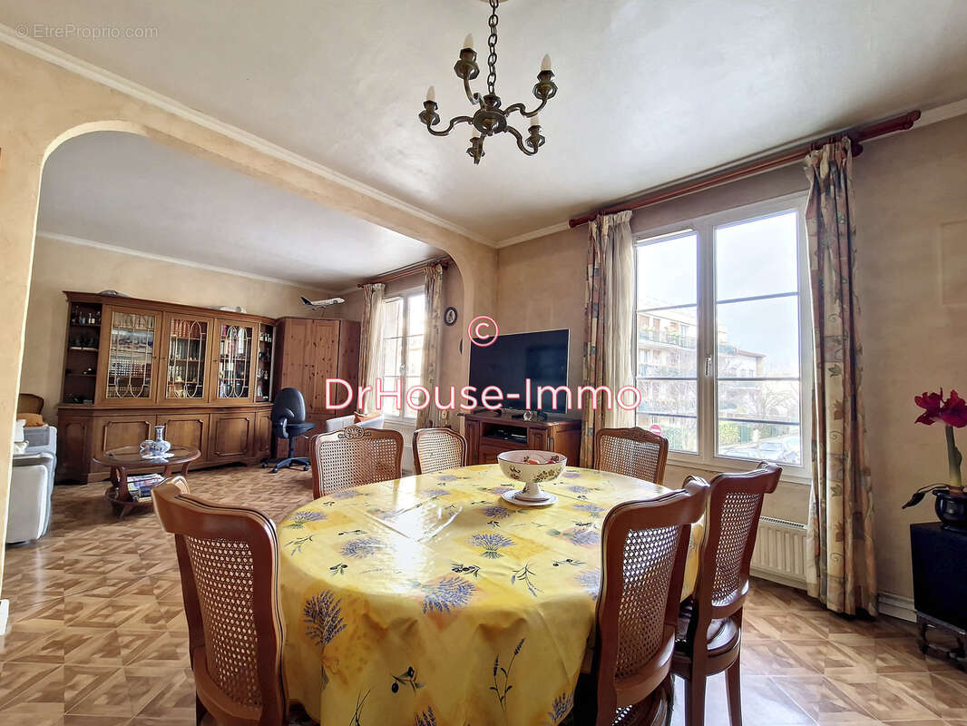 Appartement à LE BOURGET