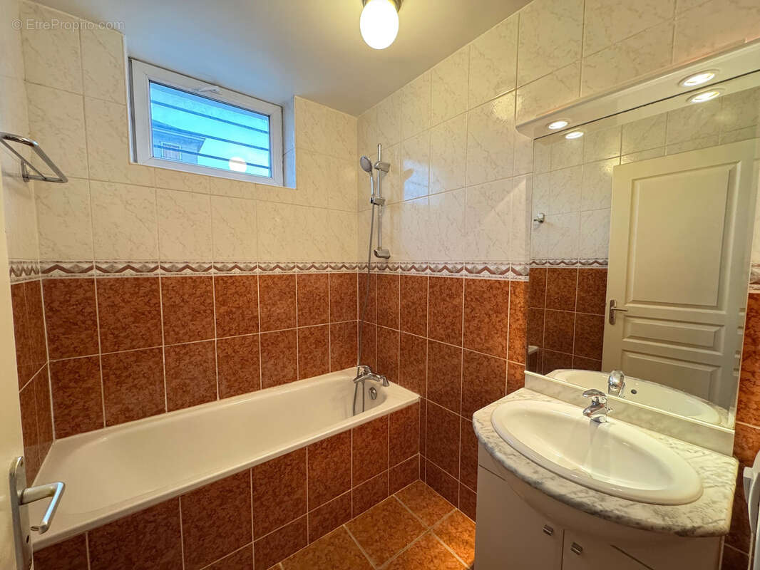 Appartement à SAINT-MAUR-DES-FOSSES