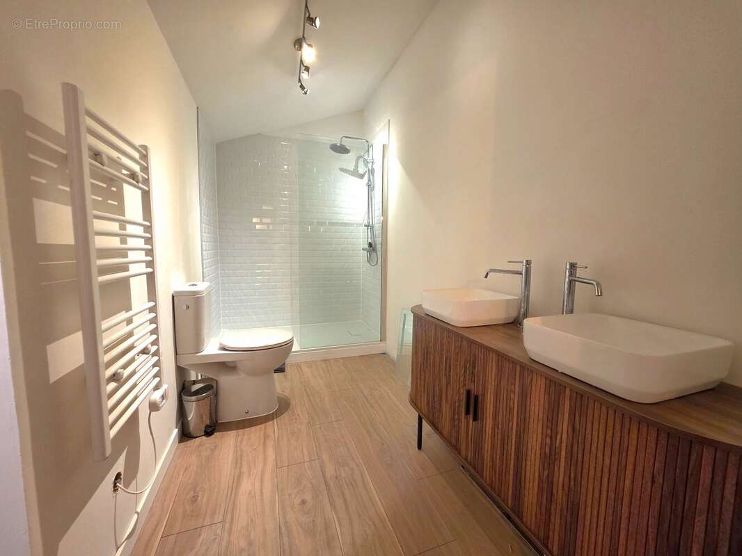 Maison de caractère en pierre rénovée avec vaste grange, près de Lauzun - photo 12
