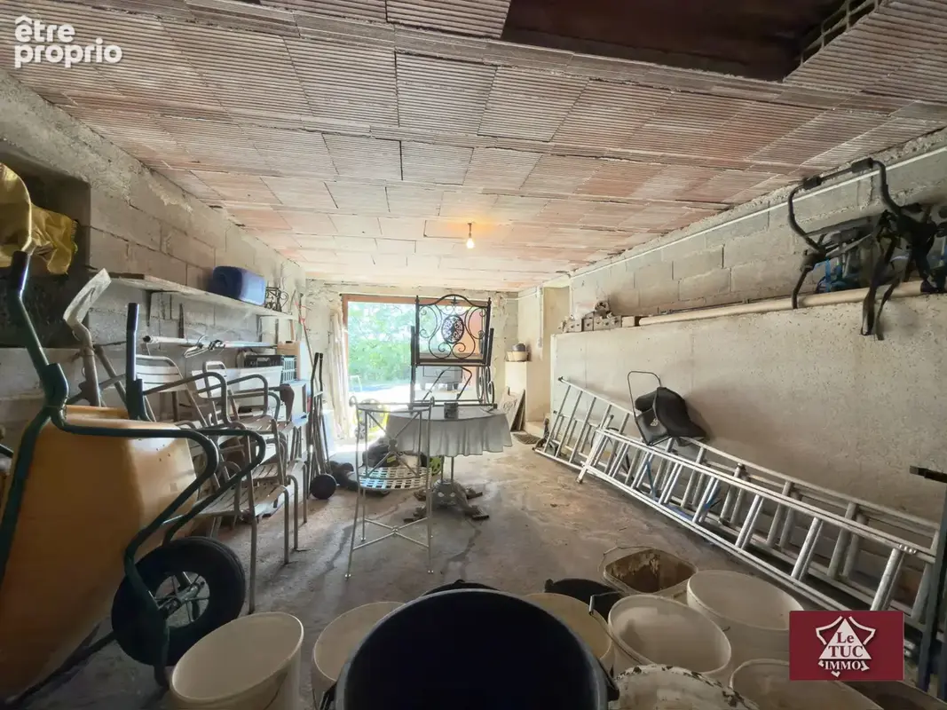 Maison en pierre avec garage, piscine et jardin. - photo 25