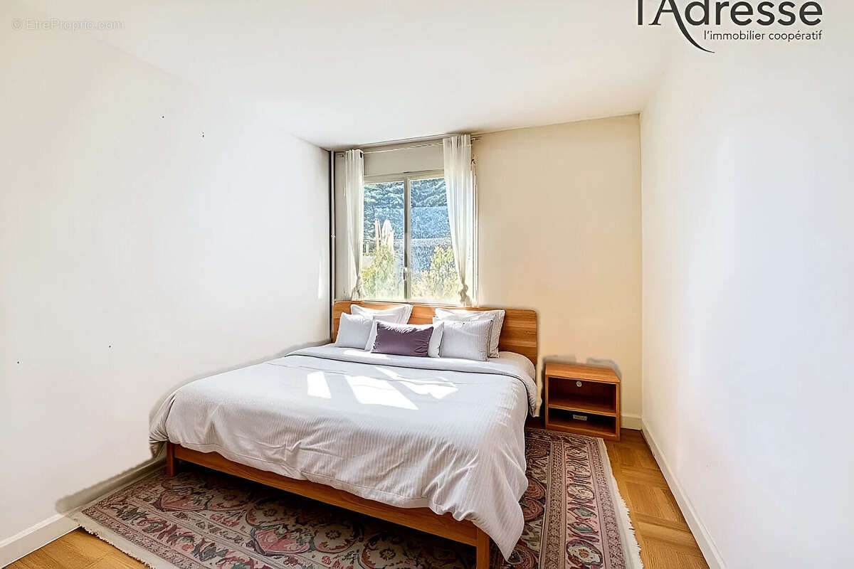Appartement à SURESNES