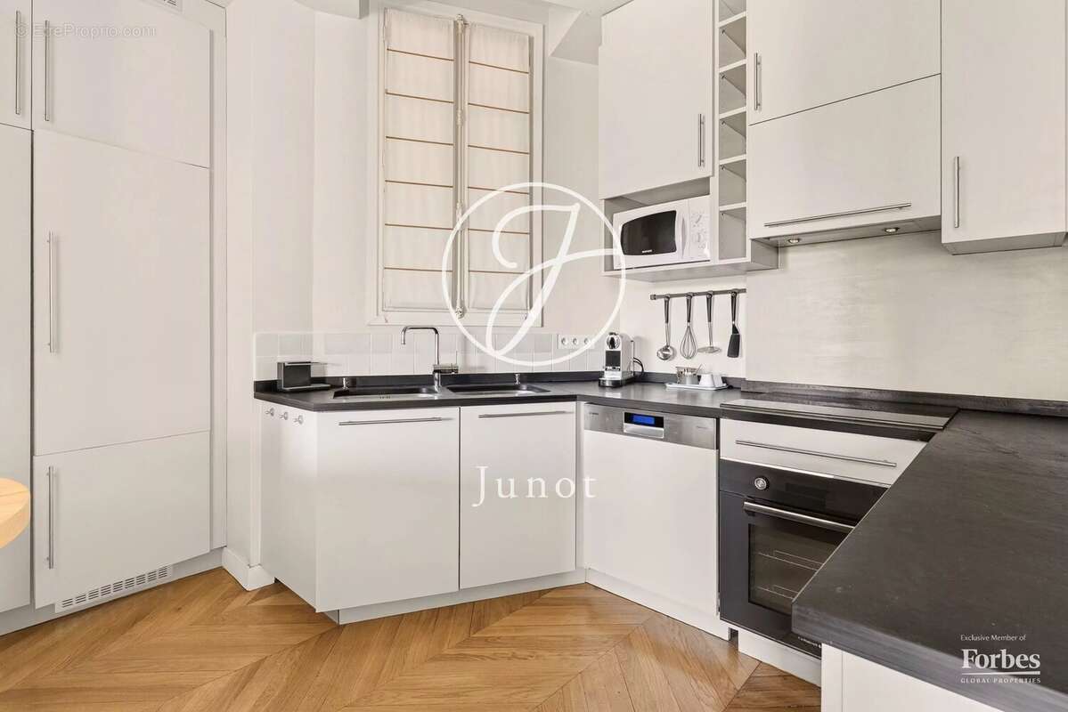 Paris 16e - AUTEUIL - Appartement - 4 pièces - 117,15m² Carrez - 2 chambres - photo 8