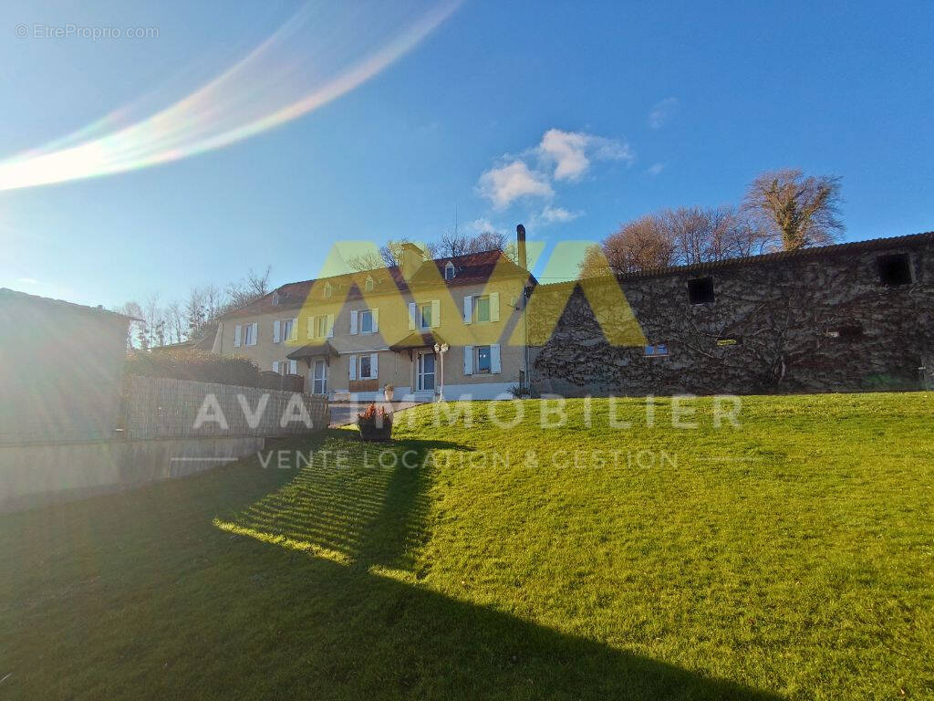 Maison à LAHOURCADE