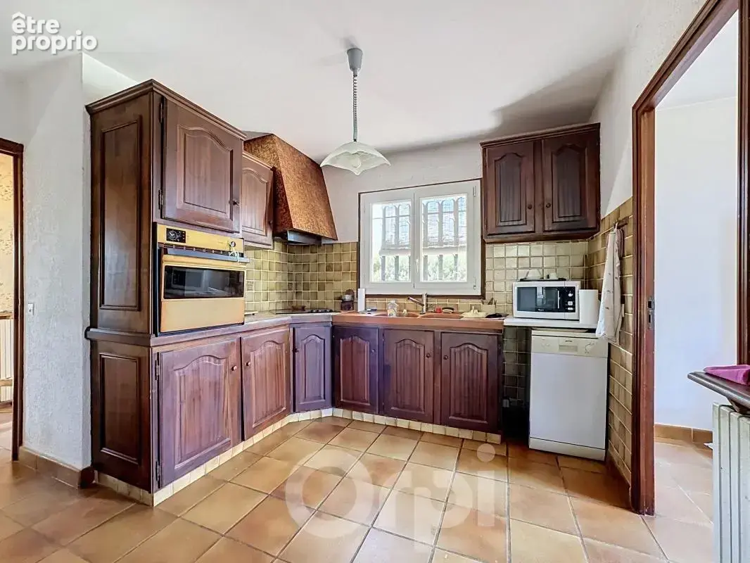 Maison individuelle à fort potentiel sur la commune de Roquebrune Sur Argens dans le Var  – Volume, jardin & projet à façonner ! - photo 7