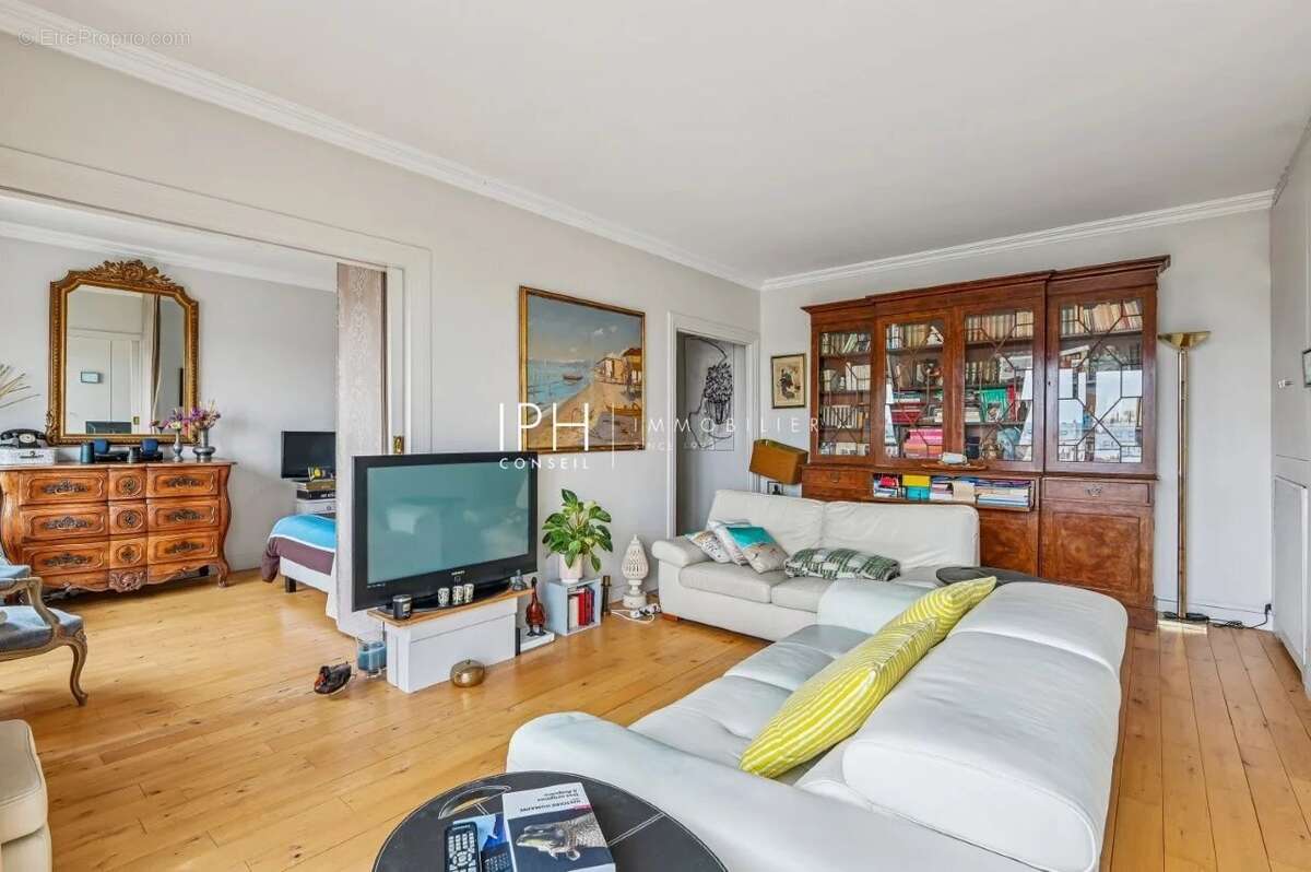 Appartement à NEUILLY-SUR-SEINE