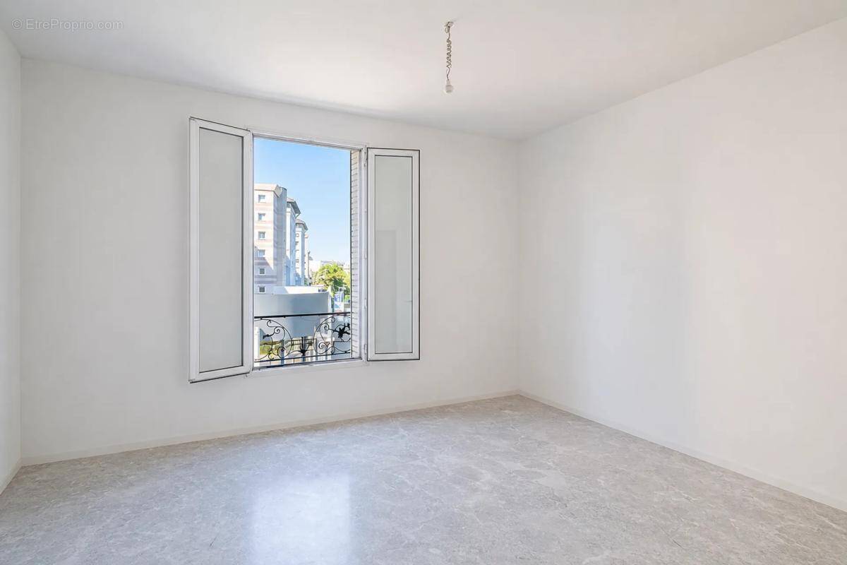 Appartement à SAINT-OUEN
