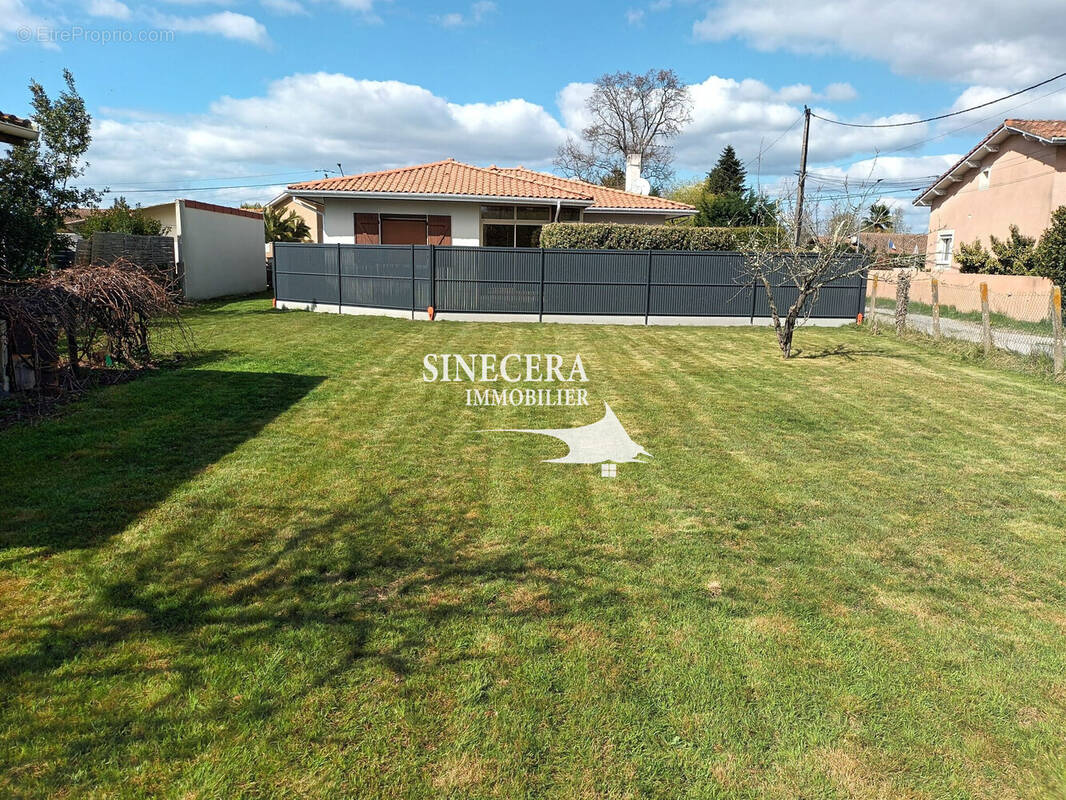 Terrain à GUJAN-MESTRAS