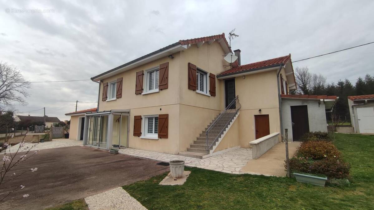 Maison à ABJAT-SUR-BANDIAT