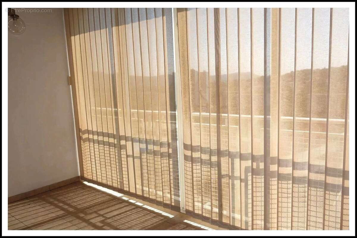 Appartement à BAGNOLS-SUR-CEZE