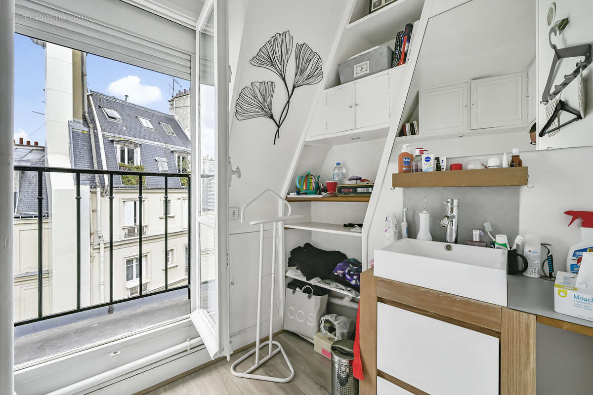 Appartement à PARIS-1E