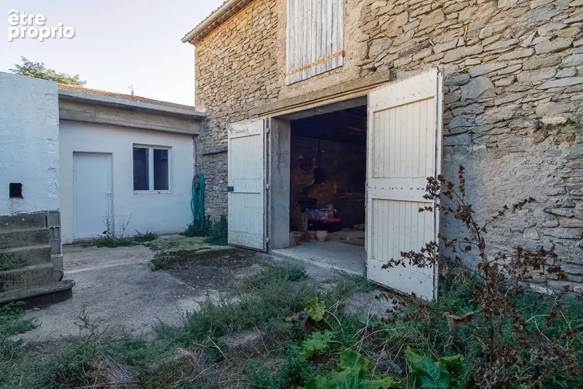 CARCASSONNE - VILLEGAILHENC  Maison  T6 325m² (179m²) avec cour, patio, terrasse 2 vastes garages - photo 2