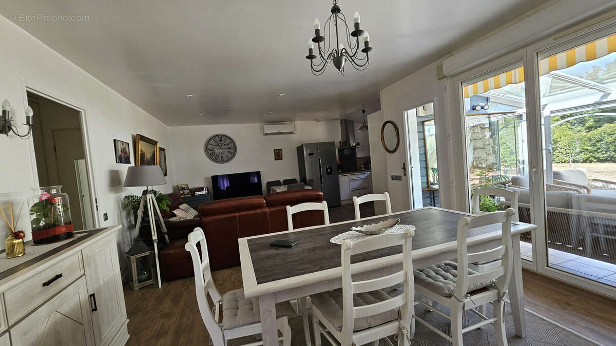 Maison de plain pied rénovée en 2023 Piscine - photo 2